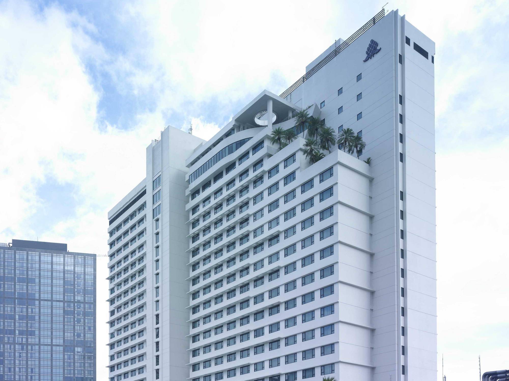 New World Makati Hotel, Manila 5*
